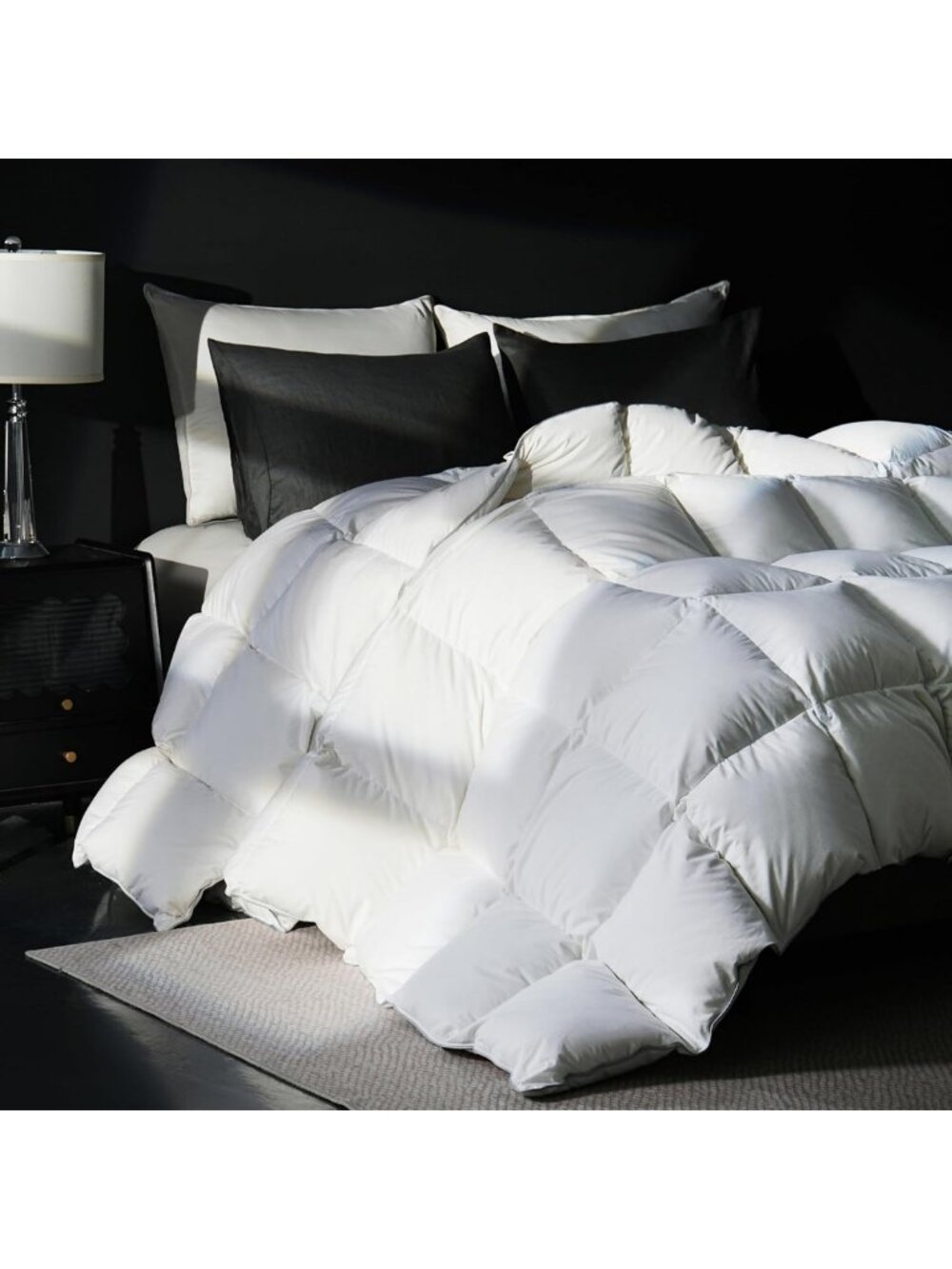 Luxurious Queen Size Goose Down Comforter, Soft 100% Cotton Cover, Cozy Bedding